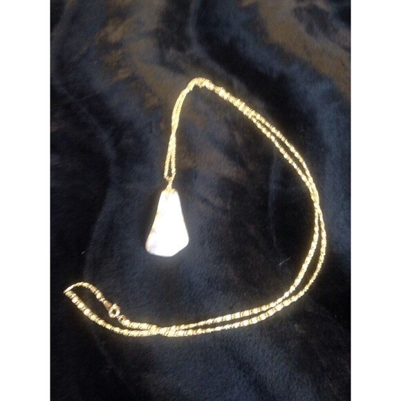 Vintage 36 In Gold Tone Necklace With 2 In Agate Pendant - Picture 1 of 2